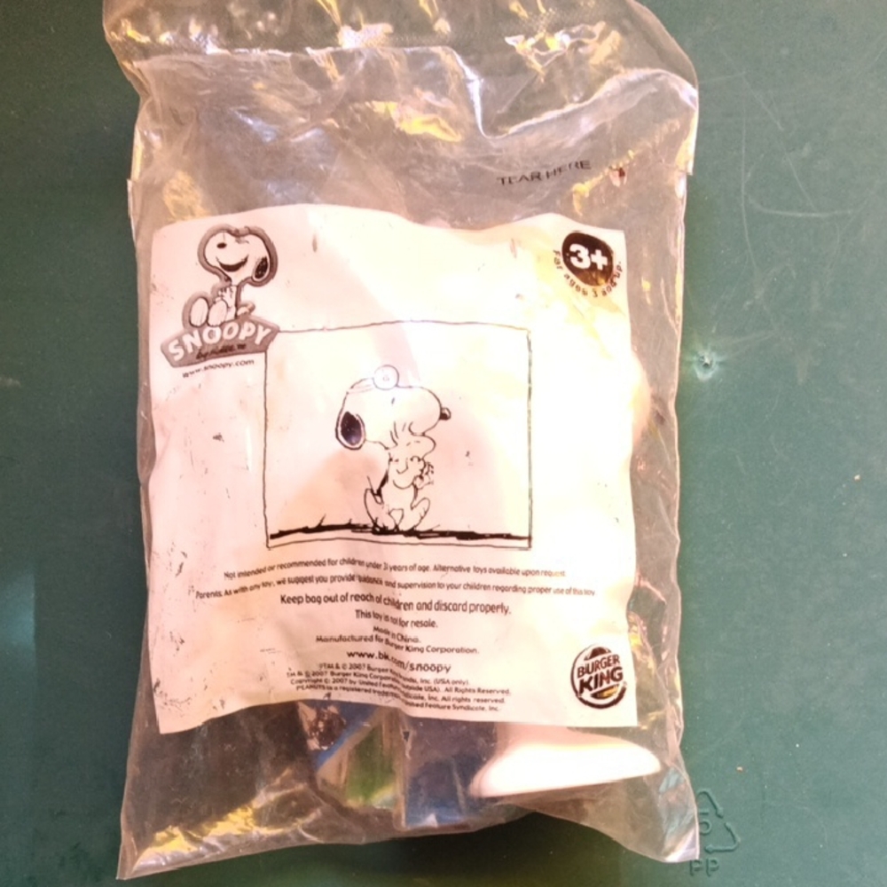 NWT 2007 Dr. Snoopy (X-rays) Burger King Toy